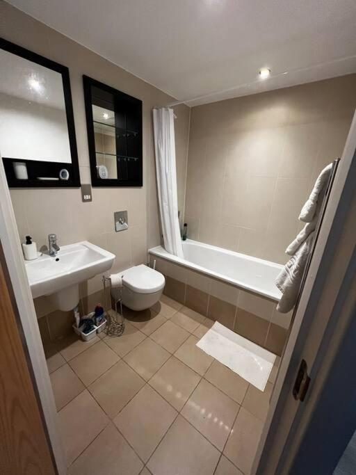 Leeds Clarence Dock 2 Bedroom Apt Экстерьер фото